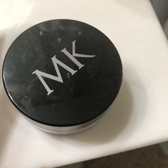 Translucent Loose Powder Mary Kay - Picture 3 of 3